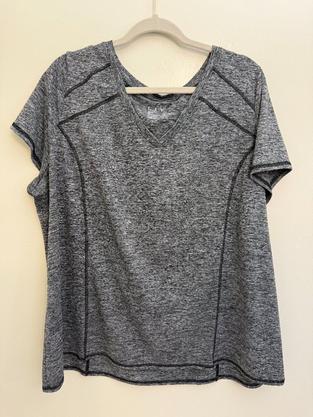 Lane Bryant Top Womens Plus 18/20 LIVI Activewear Grey‎ Stretchy Pullover V-neck